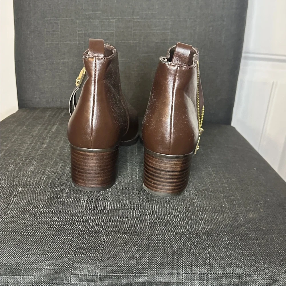 Tommy Hilfiger‎ Size 8.5 Womens Dark Brown Ankle Zip Booties
